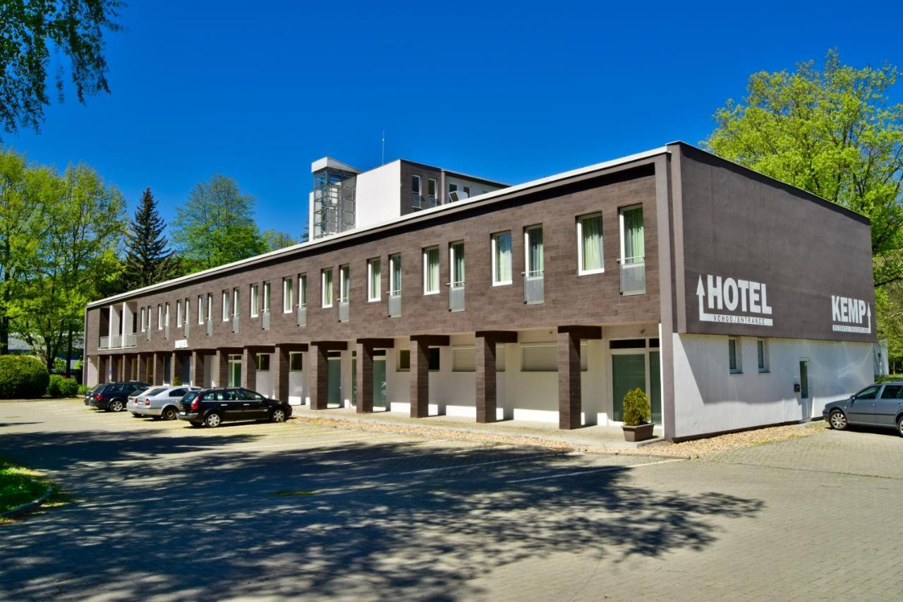 Sázava Hotel Sazavsky Ostrov מראה חיצוני תמונה