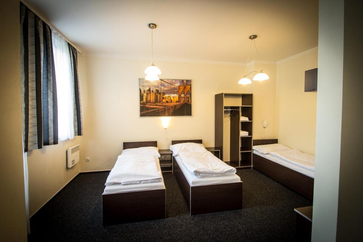 Sázava Hotel Sazavsky Ostrov מראה חיצוני תמונה